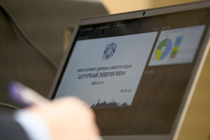 Нийтийн эзэмшлийн талбайг хашаалсан автомашины зогсоолыг чөлөөлөх, ТҮЦ, гарааш буулгах ажлыг эрчимжүүлэх үүрэг өгчээ