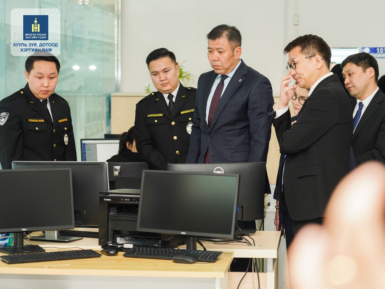 Виз зөвшөөрлийн 13 үйлчилгээг бүрэн цахимжууллаа