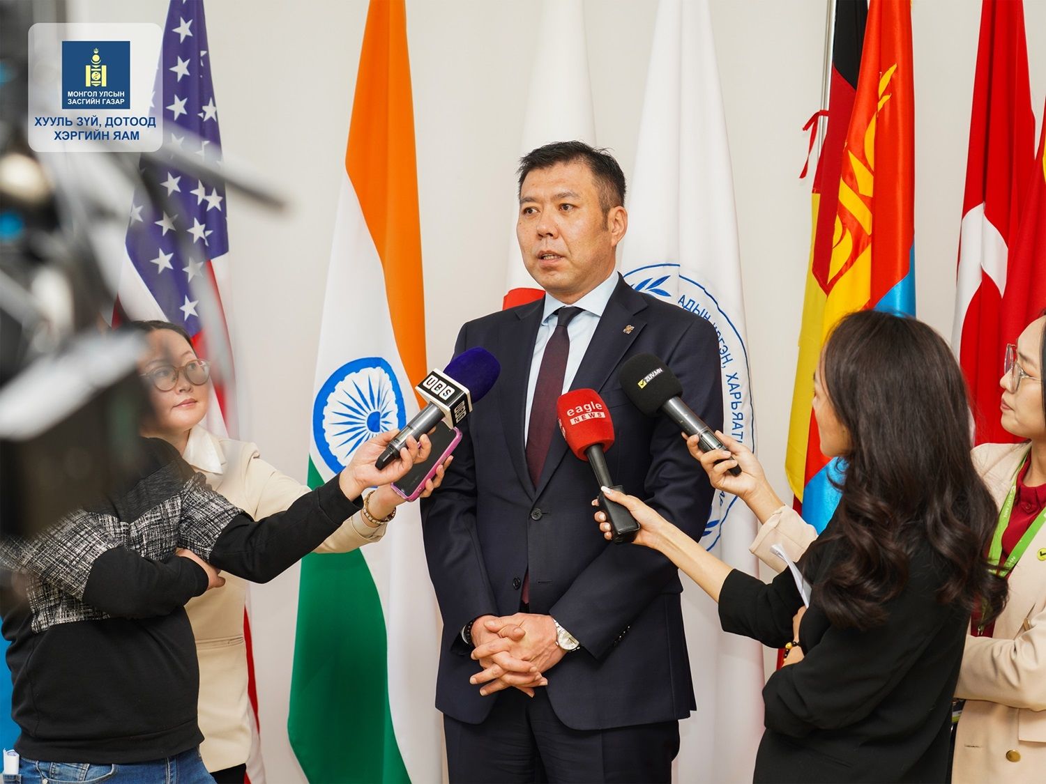 Виз зөвшөөрлийн 13 үйлчилгээг бүрэн цахимжууллаа