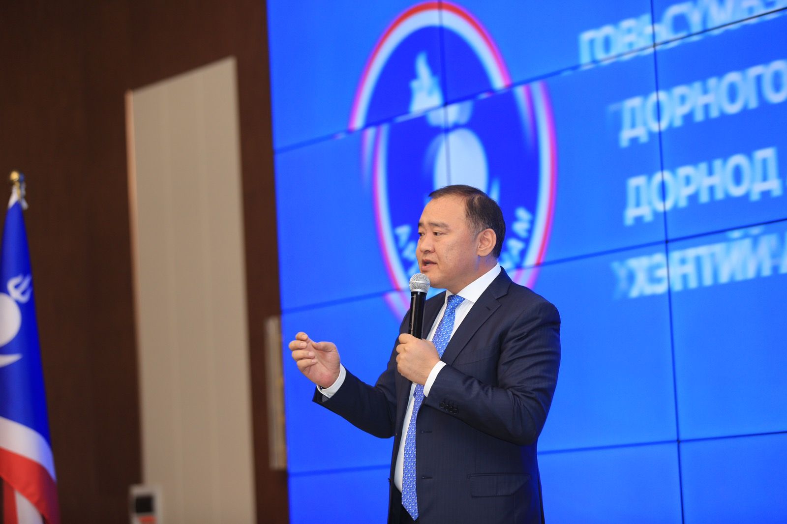 АН: Т.Хасбаатар Ардчилсан намын гишүүн биш