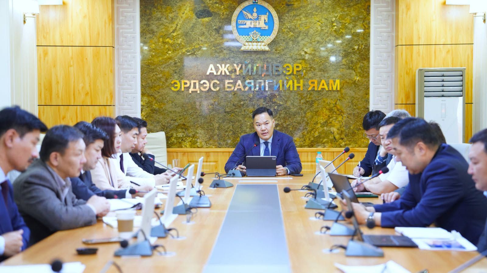 Б.Мөнхтамир: Ирэх сард 92 мянган тонн шатахуун авна