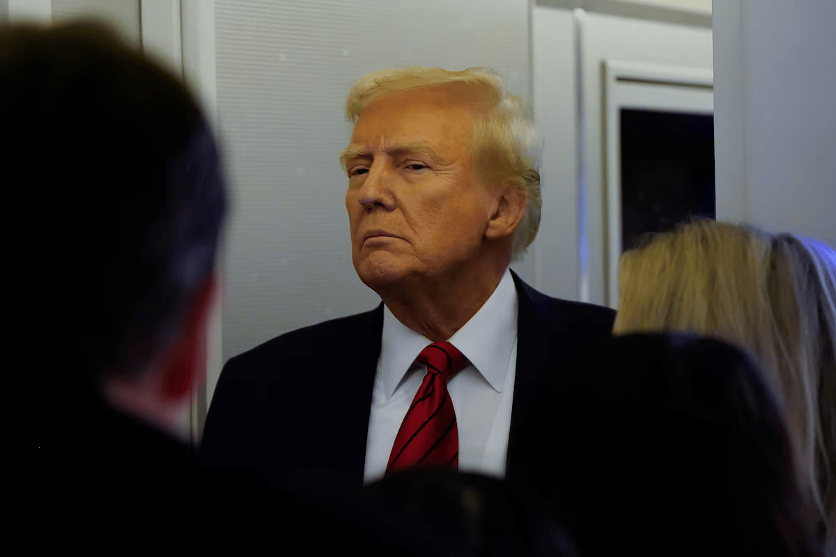 Трамп Өмнөд Солонгостой тохиролцож, 15 хувийн тариф ногдуулах болсноо зарлалаа
