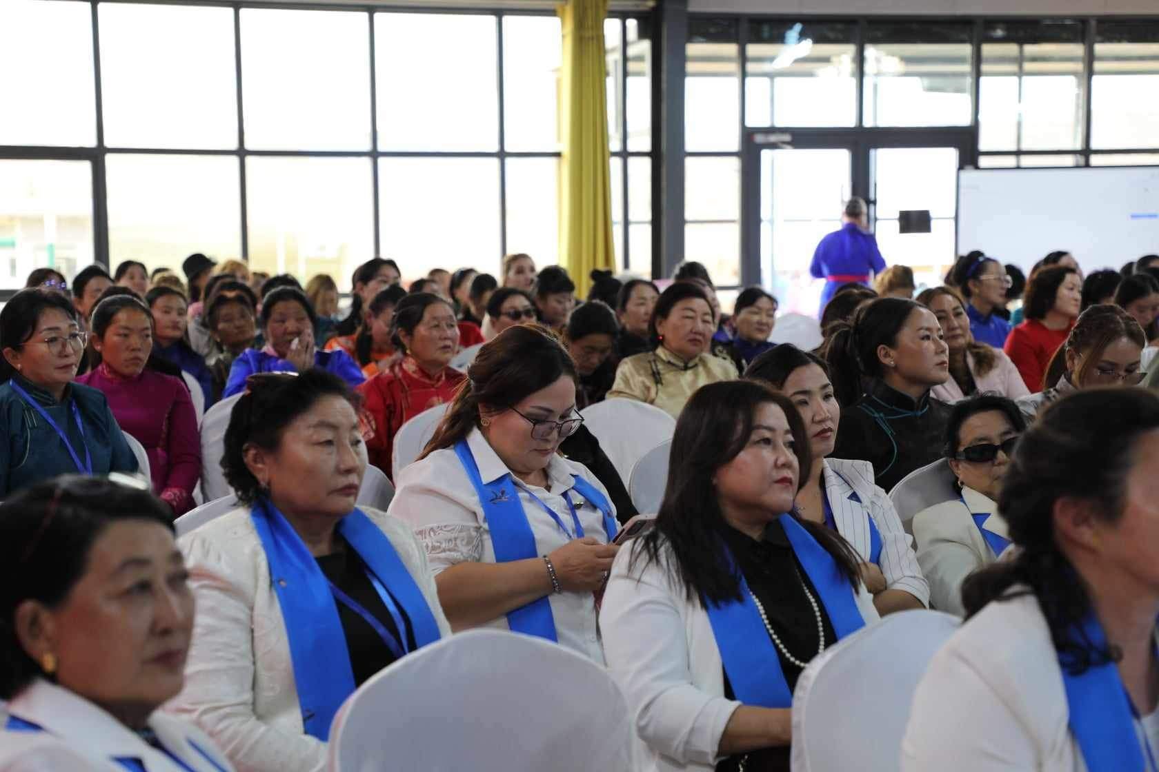 Социал демократ Монголын эмэгтэйчүүдийн холбооны баруун бүсийн чуулган эхэллээ