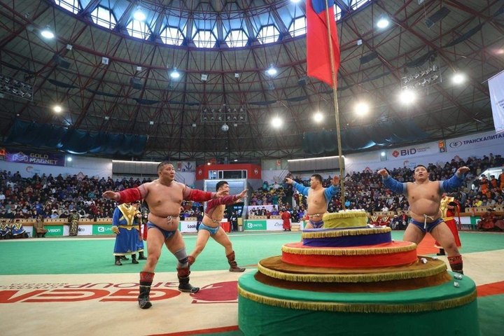 Бөхчүүд томоохон барилдаануудад оноо цуглуулж чансаагаа тогтоодог болно