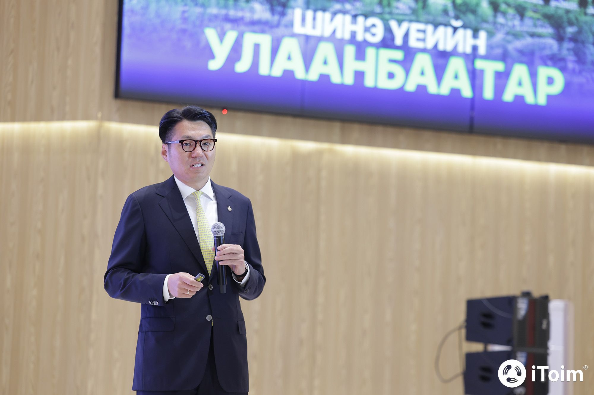 Улаанбаатар хотын төрийн албан хаагчдын цалинг нэмэхээр нийслэлийн төсвийг тодотгоно