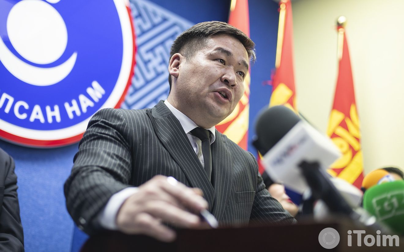 И.Мөнхжаргал: Дээд шүүх Л.Гантөмөрийг ч, Д.Ганбатыг ч бүртгэх ёсгүй