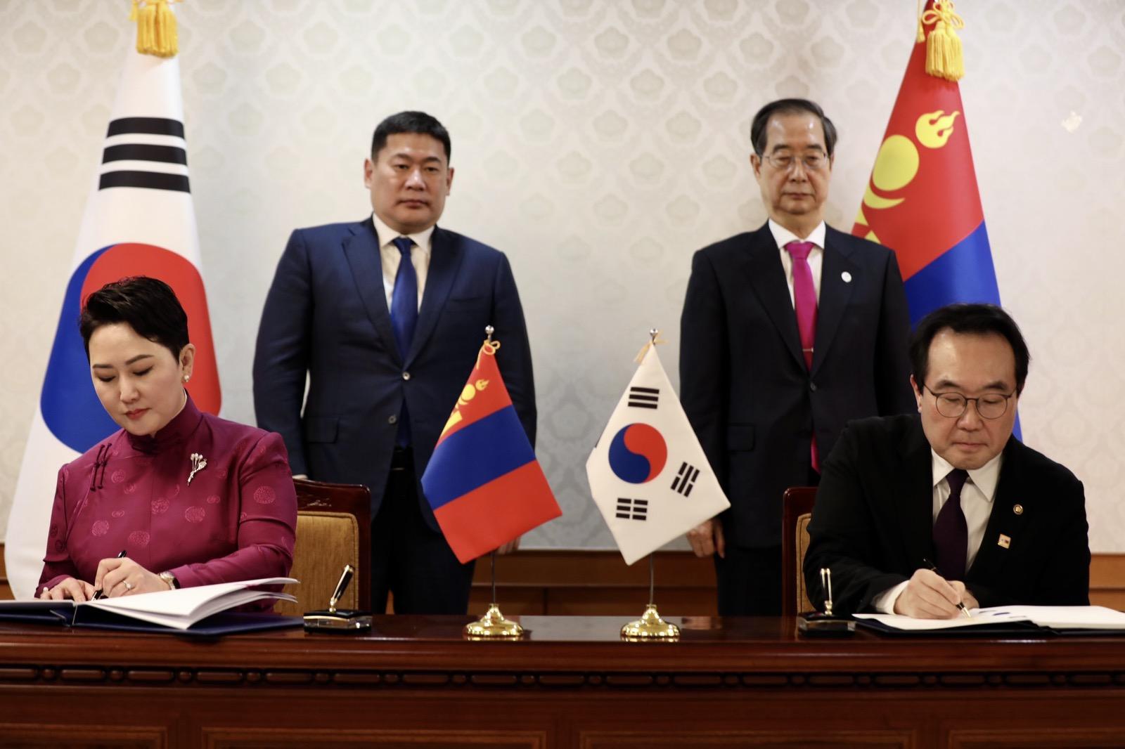 Айлчлал: БНСУ-тай хамтран ажиллах зургаан хэлэлцээр байгууллаа