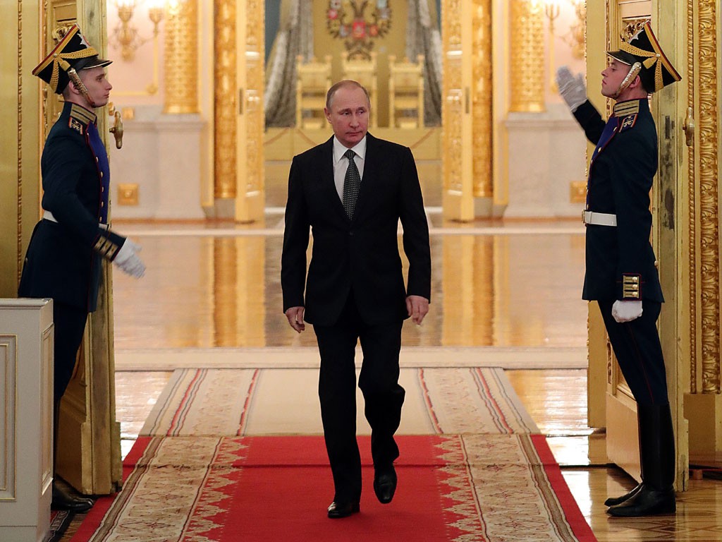 Владимир Путин бүх насаараа халдашгүй бүрэн эрхтэй байх хуулийн төслийг өргөн барилаа