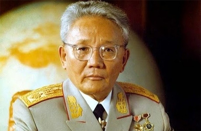 Ю.Цэдэнбал агсны улсын баатар, Маршал цолыг сэргээнэ