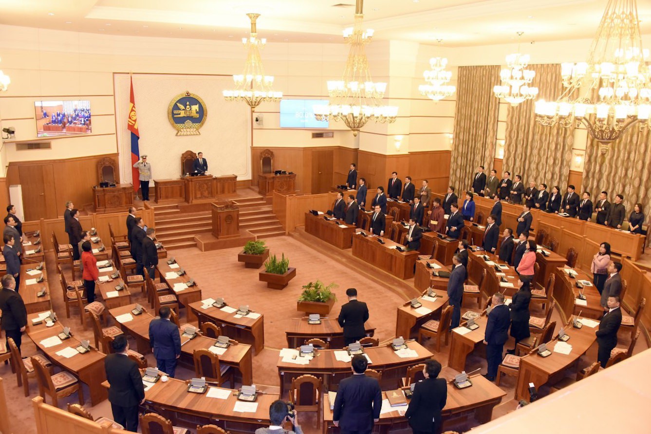 Засгийн газрын зарим гишүүнийг томилж, УИХ-ын 2018 оны намрын ээлжит чуулган өндөрлөлөө
