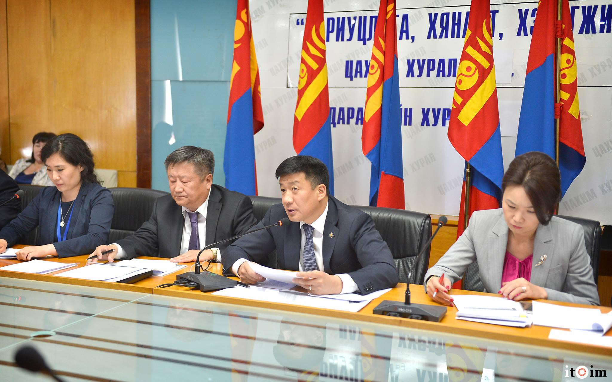 Сургууль, цэцэрлэг, эмнэлгийн санхүүжилтийг шийдэхийг үүрэг болголоо