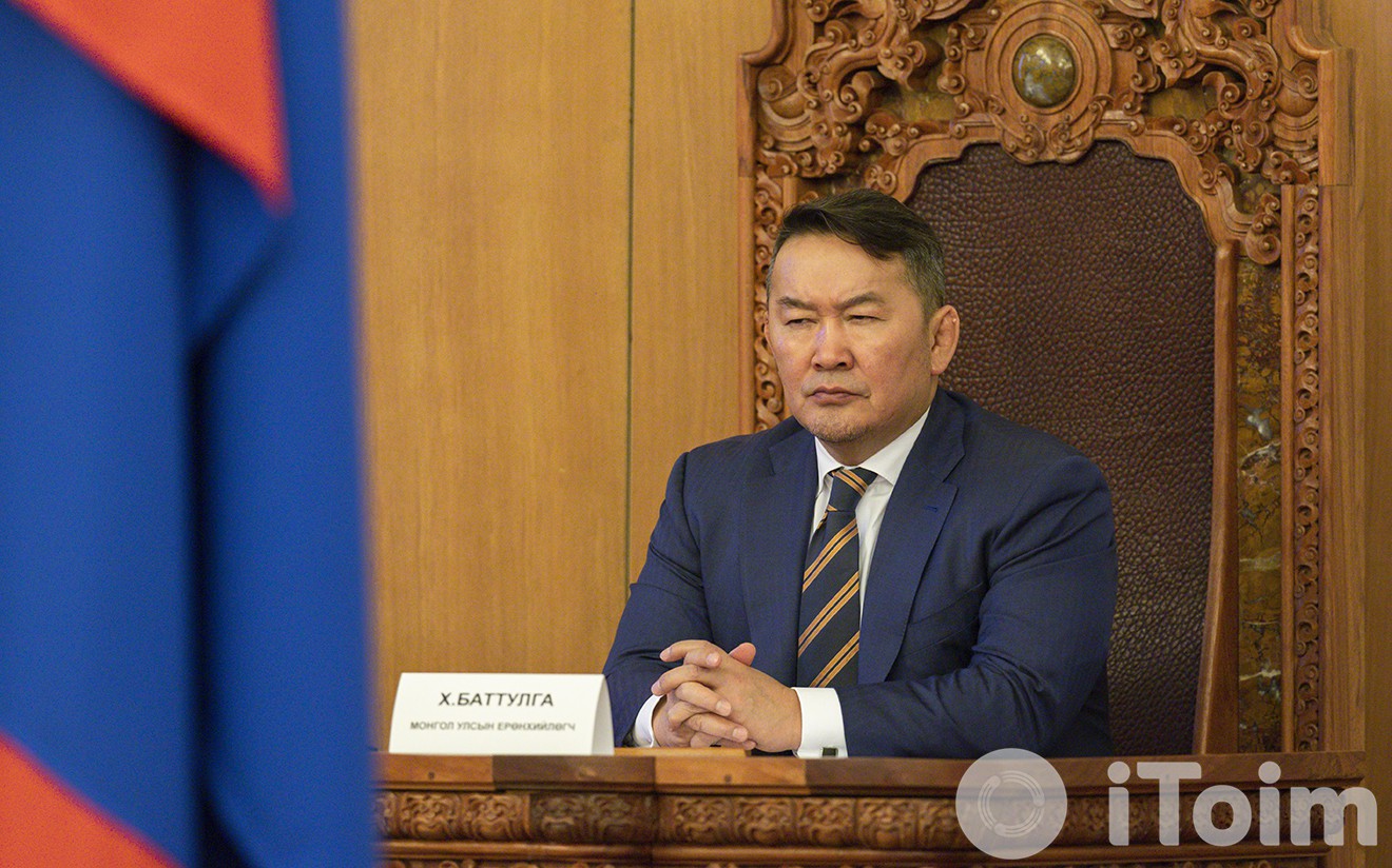 Ерөнхийлөгч хүүхдийн 100 мянган төгрөгийг үргэлжлүүлэн олгох тухай зарлигийн төслийг Засгийн газарт хүргүүллээ