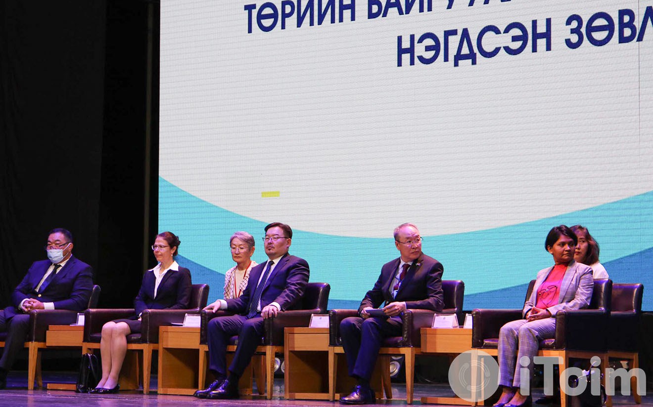 'Ёс зүйгээ умартсан хүн төр, төрийн албыг төлөөлөх эрхгүй'
