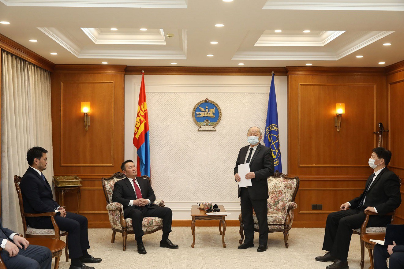 Ерөнхийлөгч Үндсэн хуулийн цэцэд тайлбар, мэдээлэл өгчээ