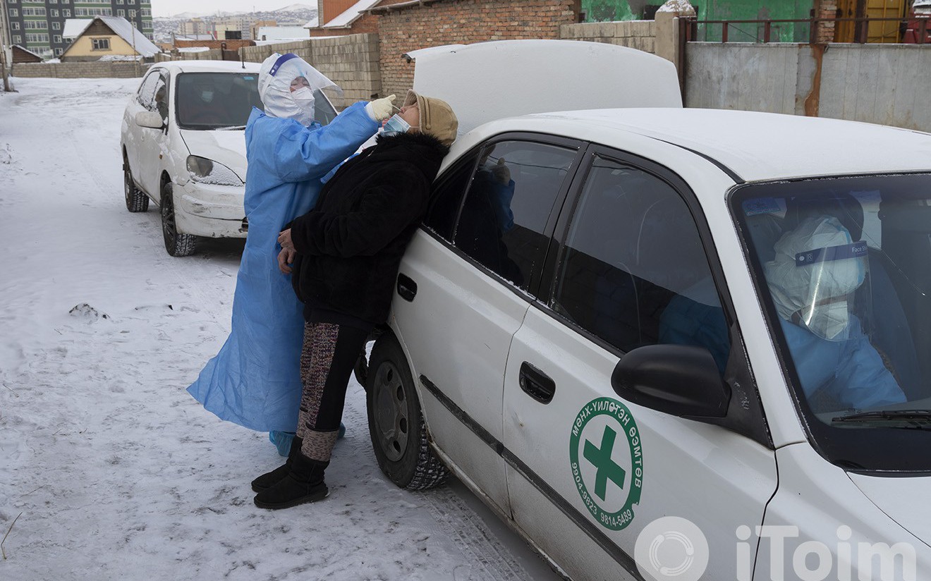 ‘Нэг хаалга-нэг шинжилгээ’-нд зарцуулсан мөнгөөр нийслэлчүүдийн тал хувийг хоёр тунгаар вакцинжуулах боломжтой байжээ