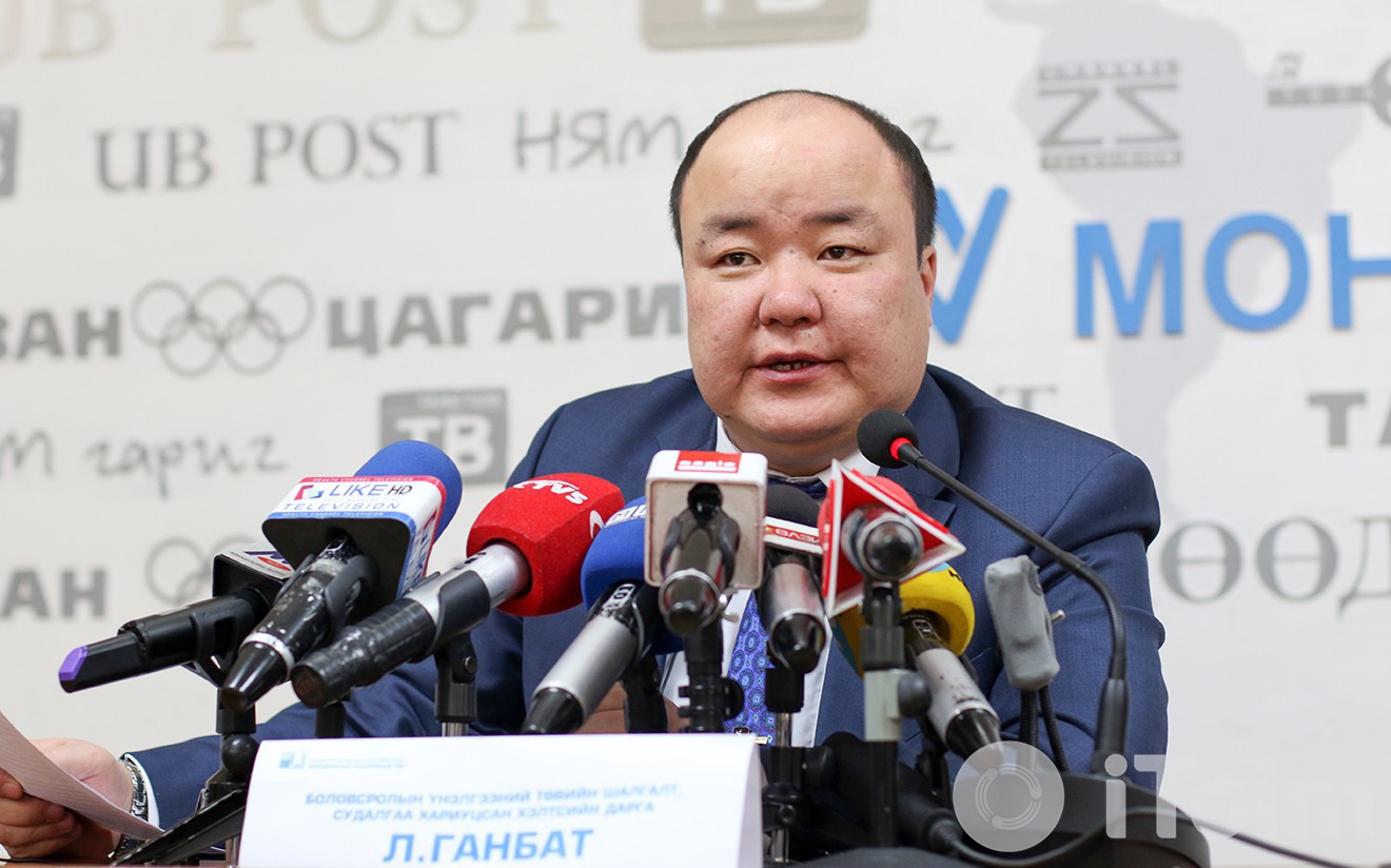 Л.Ганбат:  Коронавирусийн халдвар авсан сурагчдыг ЭЕШ өгөх боломжоор хангана