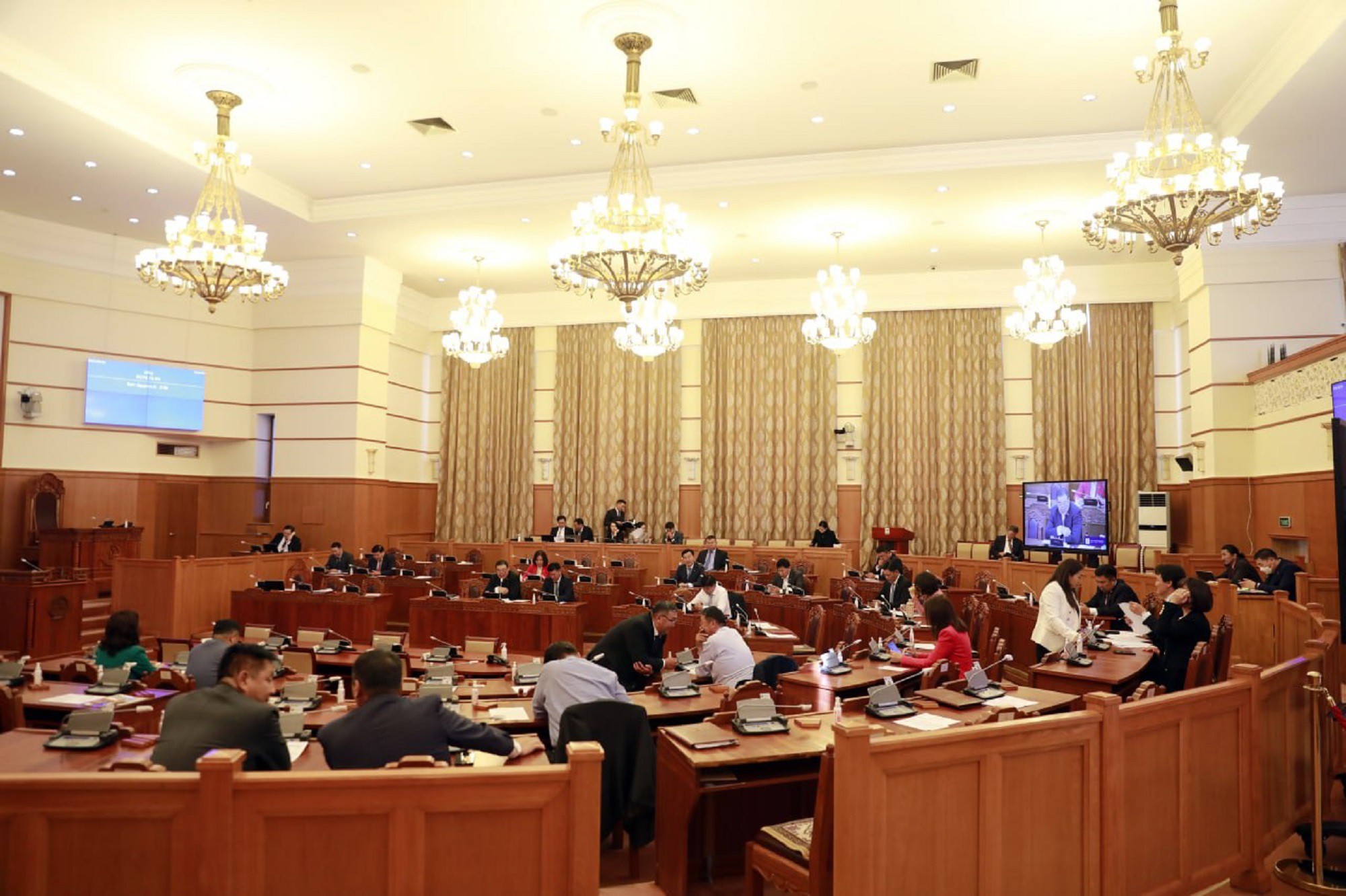 Чуулган: Хуулийн төслүүдийг эцэслэн баталлаа