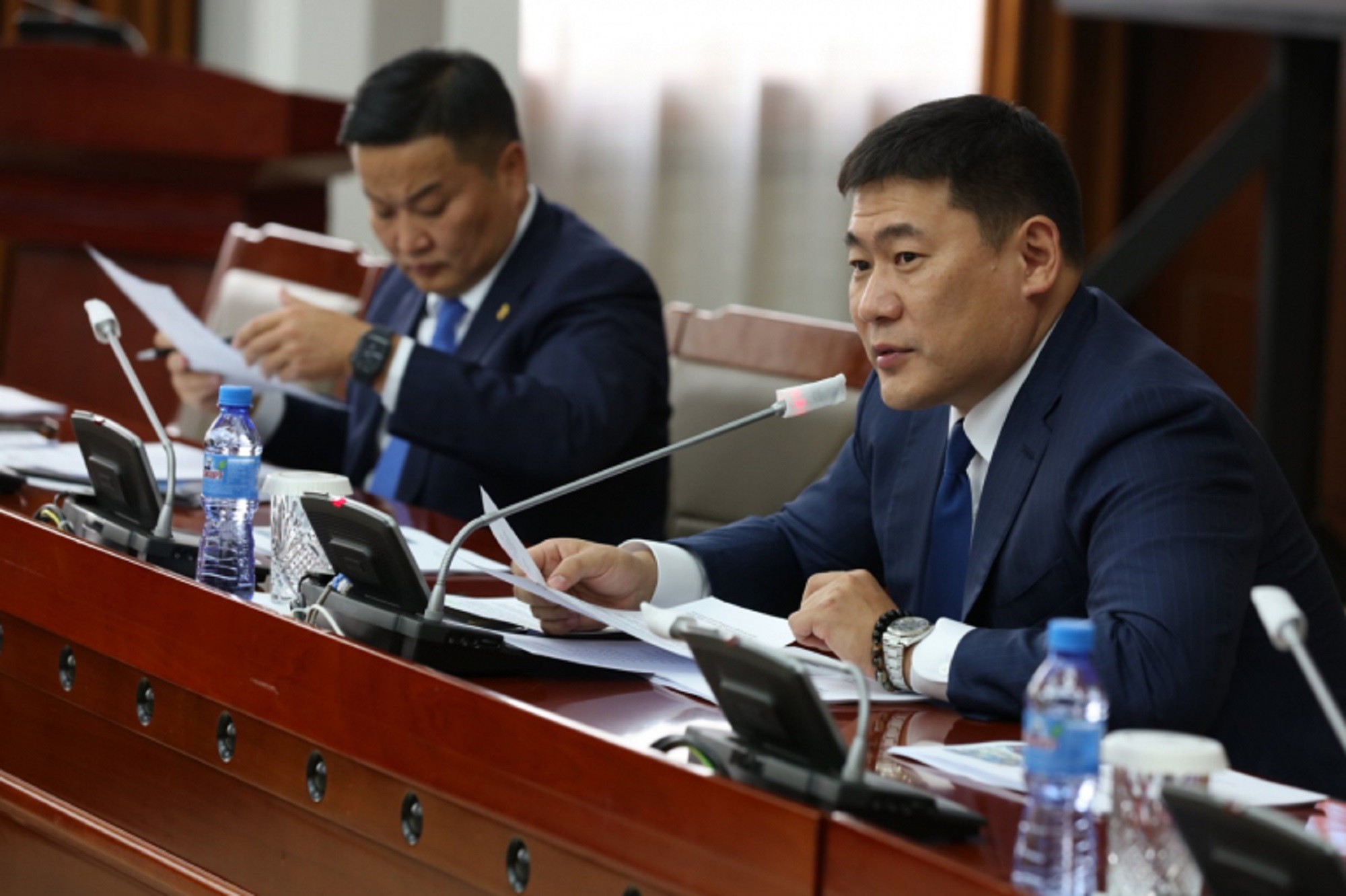 Л.Оюун-Эрдэнэ: Түгжрэл бууруулах төлөвлөгөөг гаргахдаа ард иргэдэд сонголт өгөх ёстой