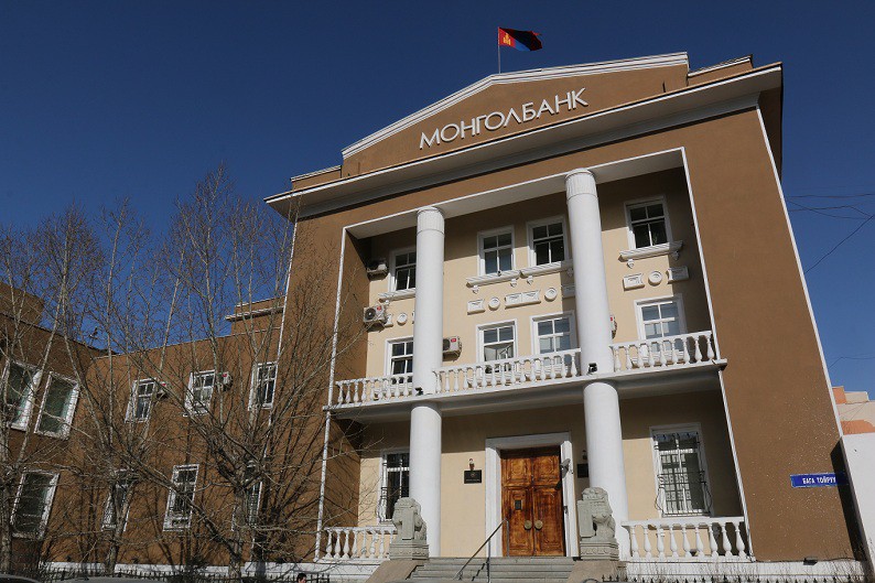 Монголбанк валютын зах дахь оролцоогоо хэвээр хадгална
