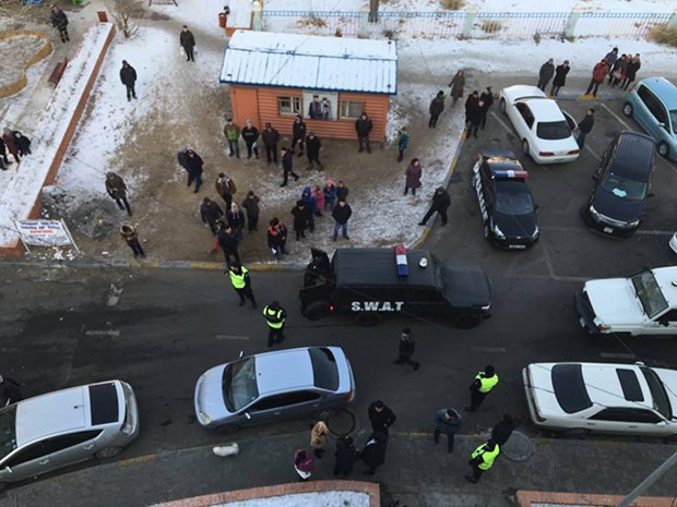 ​Бариад өгсөн сэжигтнийг "тавиад явуулсны" хариуцлагыг хэн хүлээх вэ