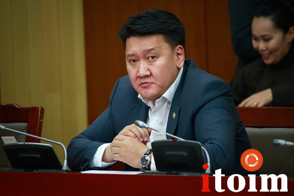 ​Б.Жавхлан: Гаднын банк орж ирлээ гээд  зээлийн хүү хурдан буурчихгүй